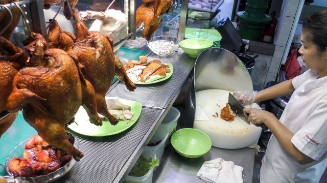 'Chicken Slicing Skills. Singapore Street Food in Lau Pa Sat Hawker Centre'