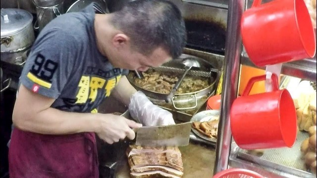 'Best of Singapore Street Food in Albert Hawker Centre'