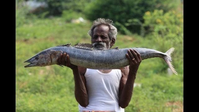 'FISH!!! Authentic fish gravy prepared by my Daddy Arumugam / Meen Kulambu / Village food factory'