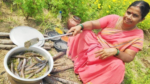 'Traditional Fish Curry Recipe Village Style || Fish Curry || Myna Street Food'