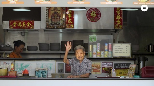 'A Day with Grandma Leong, Singapore\'s 90-year-old Hawker Legend | Singapore Hawker Food'