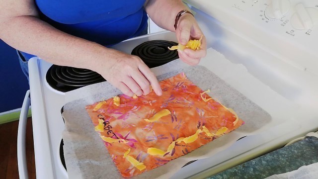 'How to make beeswax food wraps using your oven'