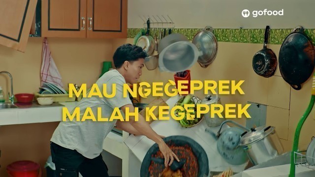 '[TVC] Iklan GoFood Ayam Geprek Bu Sisca 2020 GoFoodies Foodiskon'