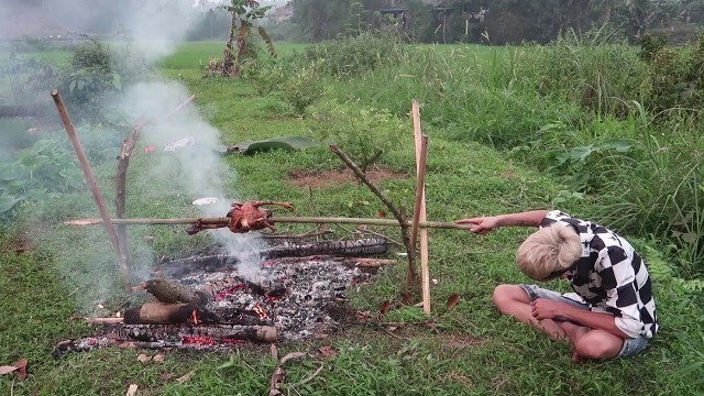 'Gà Nướng Tây Bắc Theo Kiểu Hoa Ban Food Ngon Không Lối Thoát'